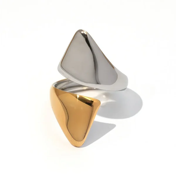 Adjustable Ring with Geometric Open Ends