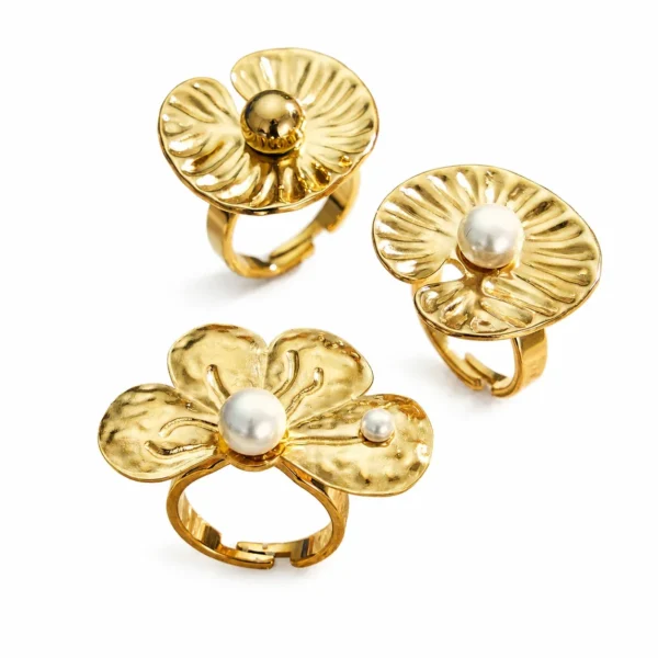 Petal Pearl-Effect Ring