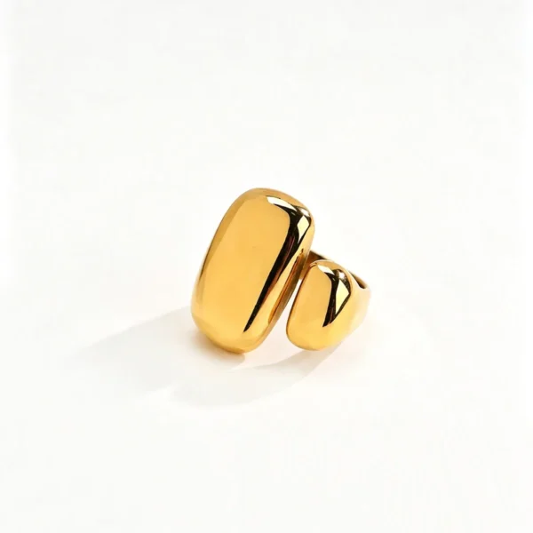 Open Ring with Asymmetric Rounded Panels