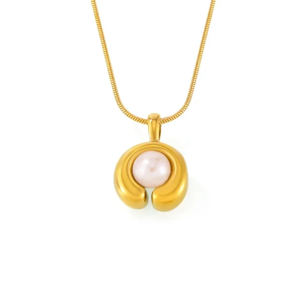 C-Shaped Pearl Pendant Necklace