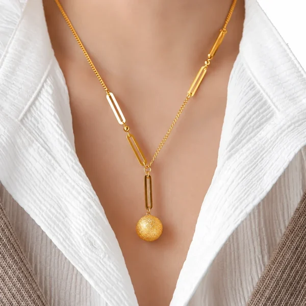 Textured Ball and Bar Links Pendant Necklace